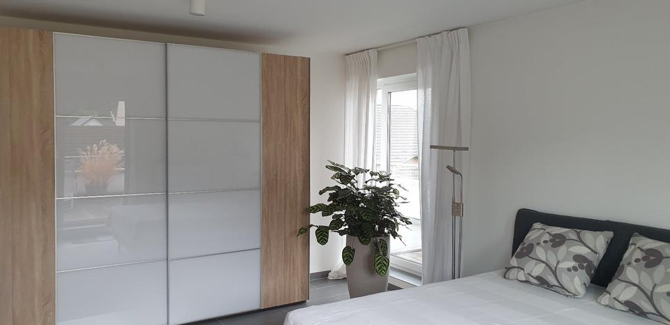 Etagenwohnung Niederkassel - 1 Zimmer, 25 m&sup2;, 400&euro; | Angebot:26629595