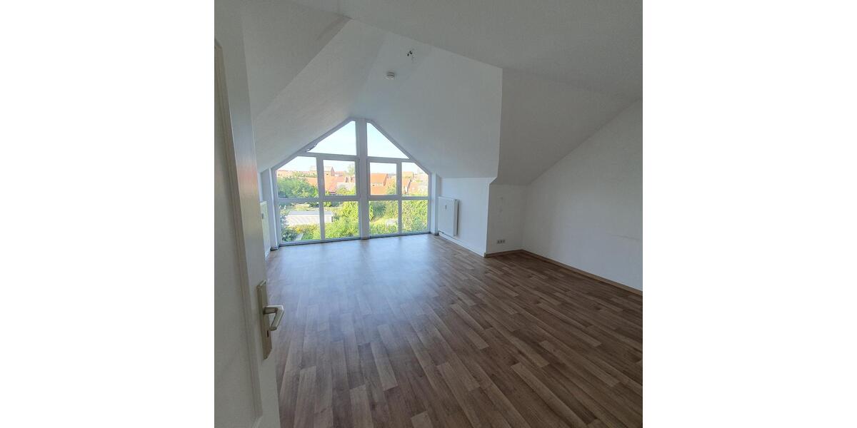 Dachgeschoßwohnung Seehausen (Altmark) - 3 Zimmer, 69 m&sup2;, 400&euro; | Angebot:24795076