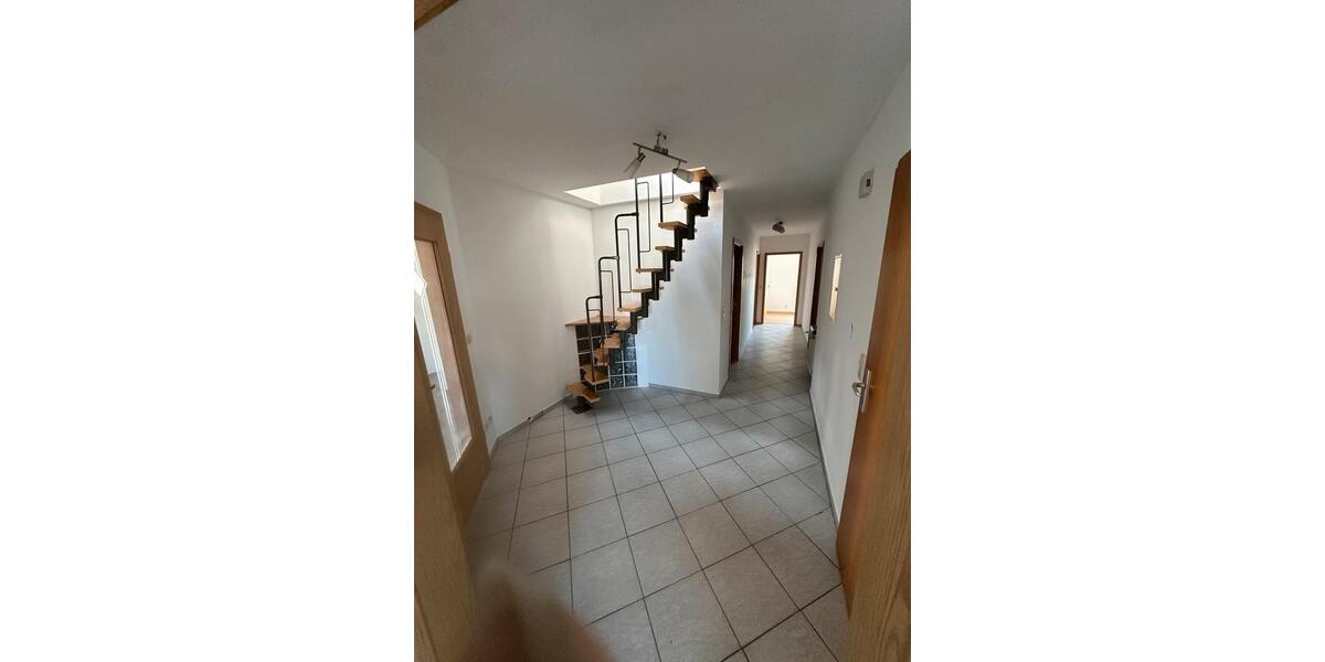 Maisonettenwohnung Heßdorf - 5 Zimmer, 125 m&sup2;, 1.600&euro; | Angebot:26680218