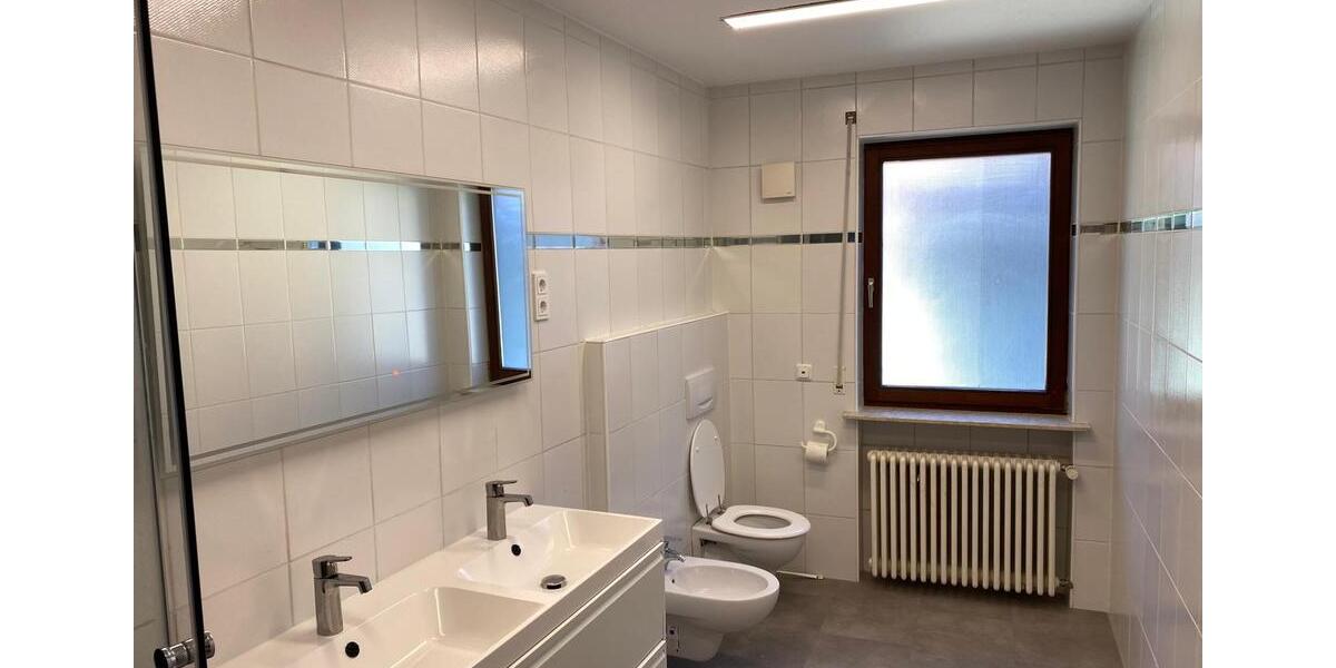 Etagenwohnung Lohr am Main - 7 Zimmer, 150 m&sup2;, 1.350&euro; | Angebot:25964311