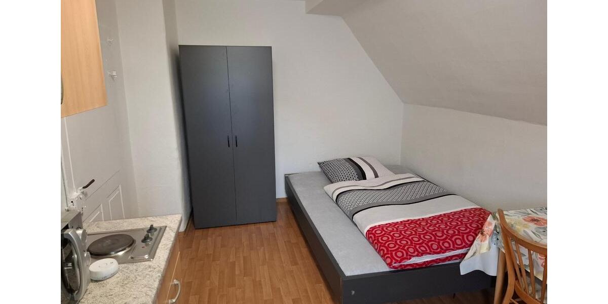 Dachgeschoßwohnung Wernberg-Köblitz Köblitz - 1 Zimmer, 18 m&sup2;, 220&euro; | Angebot:24748438