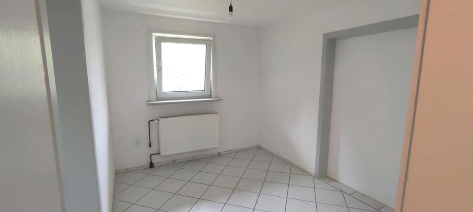 Etagenwohnung Steinau an der Straße - 3.5 Zimmer, 70 m&sup2;, 750&euro; | Angebot:26276560