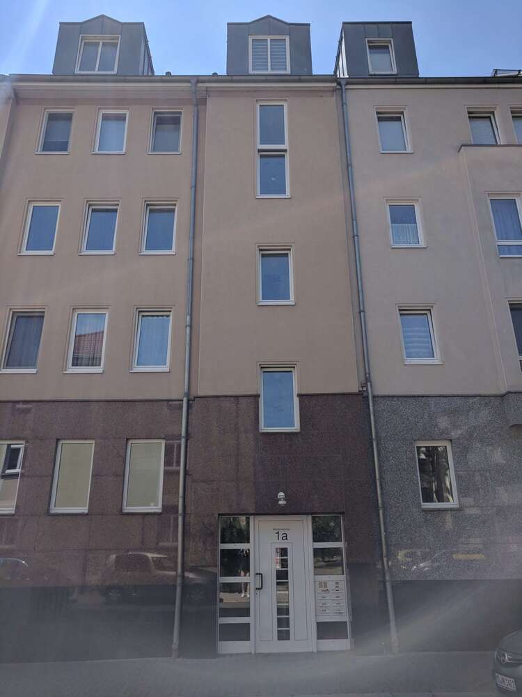 sonnige 2 Zimmer-Wohnung mit Balkon & Küche