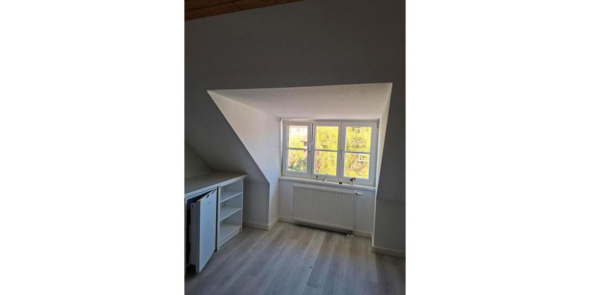 Dachgeschoßwohnung Schwerin Neumühle - 2 Zimmer, 48 m&sup2;, 550&euro; | Angebot:26305176