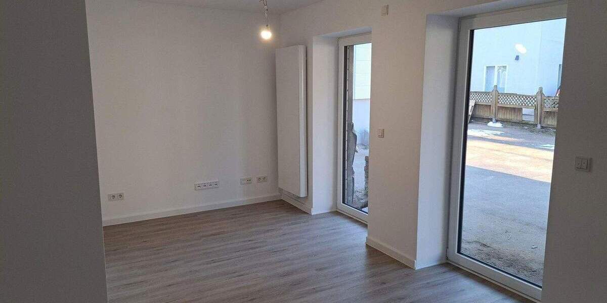 Etagenwohnung Bad Oldesloe - 2 Zimmer, 90 m&sup2;, 1.170&euro; | Angebot:24683835