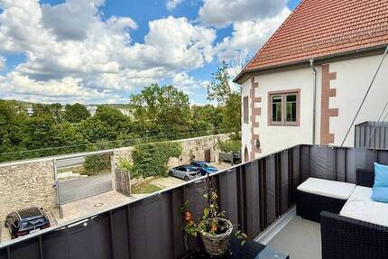 Ausgefallene 3-Zimmerwohnung mit Balkon im Klosterhof Zell...!