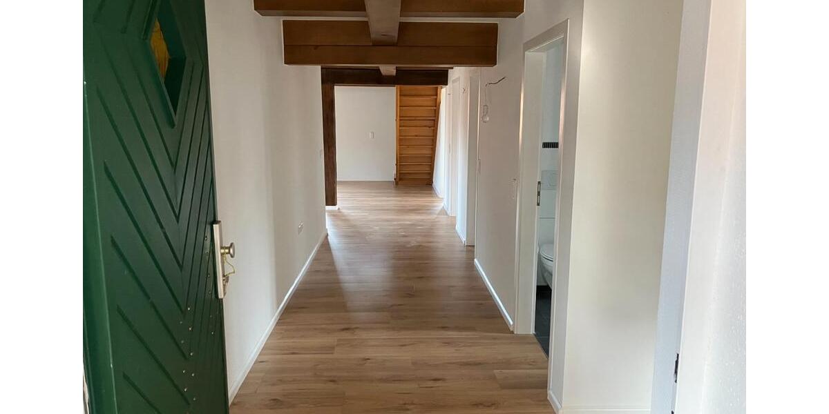 Dachgeschoßwohnung Binzen - 4 Zimmer, 125 m&sup2;, 1.250&euro; | Angebot:26603211