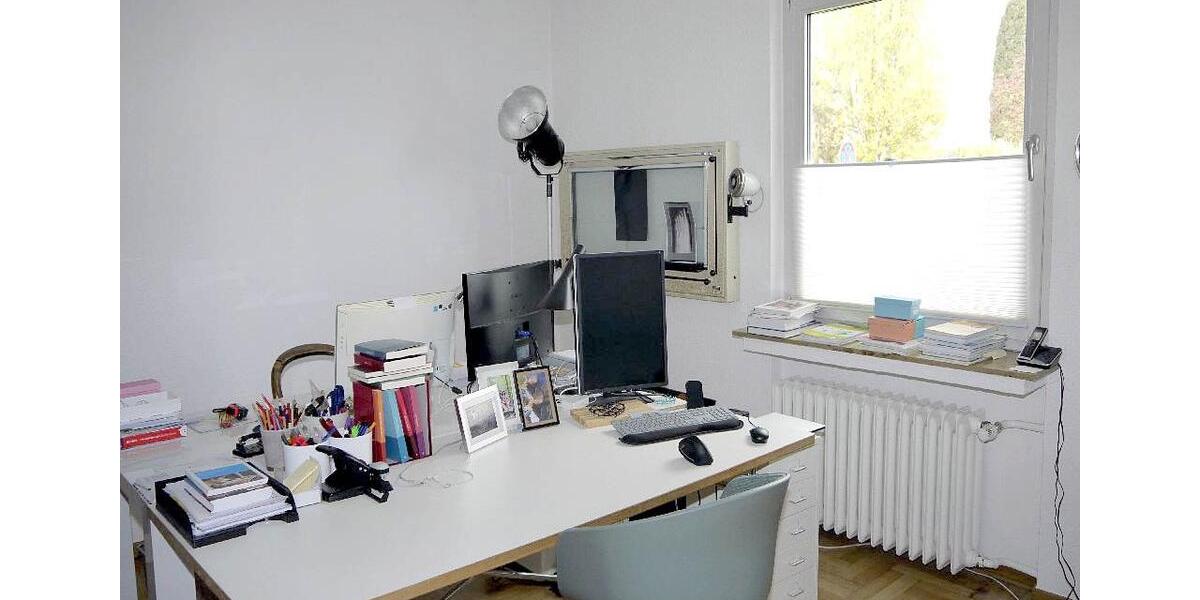 Einfamilienhaus Duisburg Huckingen - 8 Zimmer, 180 m&sup2;, 2.900&euro; | Angebot:23551802