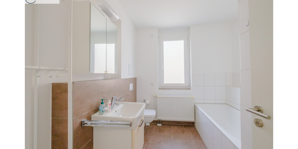Etagenwohnung Frankfurt am Main Bockenheim - 4 Zimmer, 100 m&sup2;, 1.800&euro; | Angebot:25166847