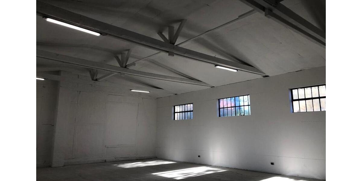 Fachwerkhalle mit 230 m², Büro mit WC & Küche zimmer