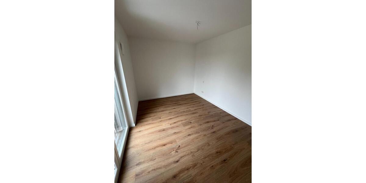 Erdgeschoßwohnung Bestensee - 4 Zimmer, 100 m&sup2;, 1.550&euro; | Angebot:25498400