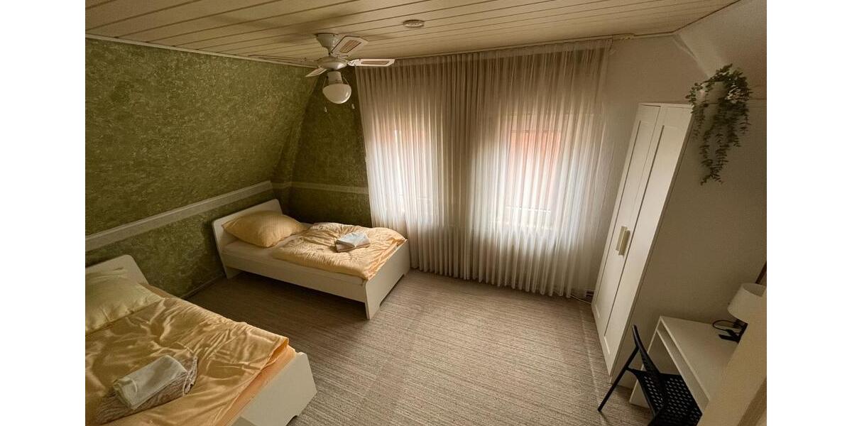 Wohnen auf Zeit Lingen (Ems) Damaschke - 12 Zimmer, 250 m&sup2;, 25&euro; | Angebot:24799494