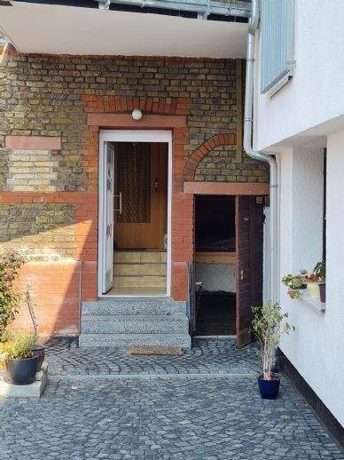 Etagenwohnung Wiesbaden Mainz-Kostheim - 4 Zimmer, 146 m&sup2;, 1.950&euro; | Angebot:26731641
