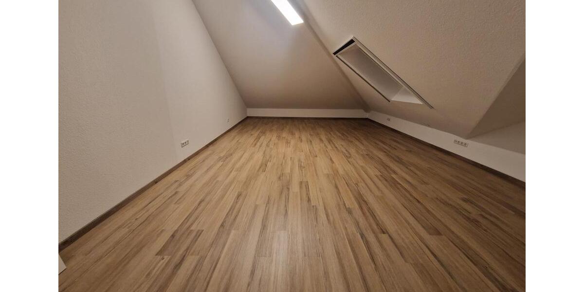 Dachgeschoßwohnung Taunusstein - 2 Zimmer, 65 m&sup2;, 995&euro; | Angebot:26447808
