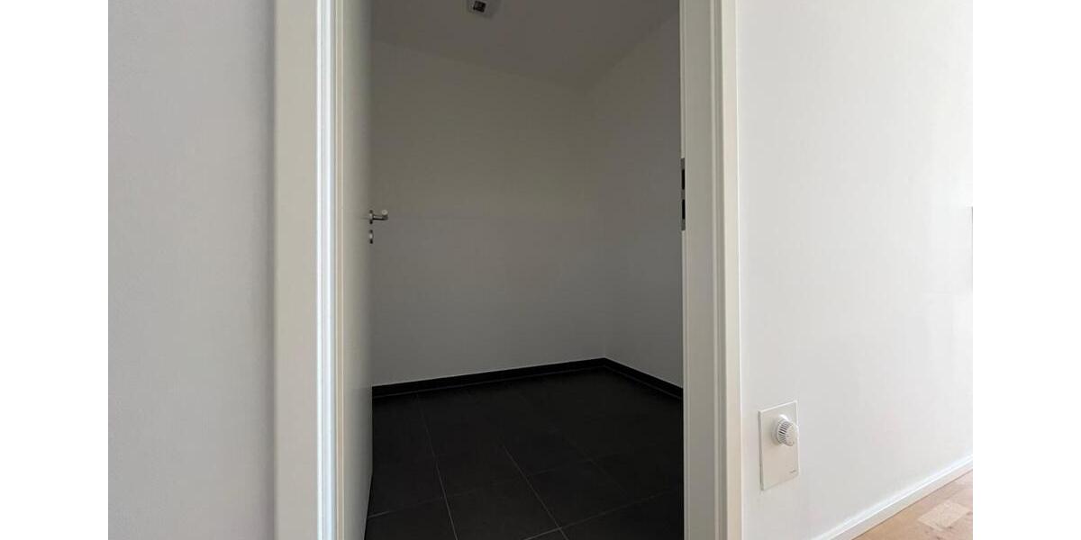 Etagenwohnung Stuttgart - 2 Zimmer, 96 m&sup2;, 1.631&euro; | Angebot:26068597