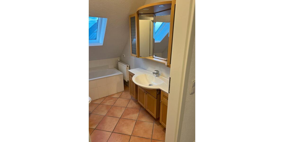 Dachgeschoßwohnung Weyhausen - 4 Zimmer, 103 m&sup2;, 1.030&euro; | Angebot:25287211