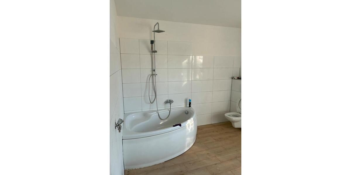 Etagenwohnung Schneeberg - 3 Zimmer, 80 m&sup2;, 500&euro; | Angebot:26698387