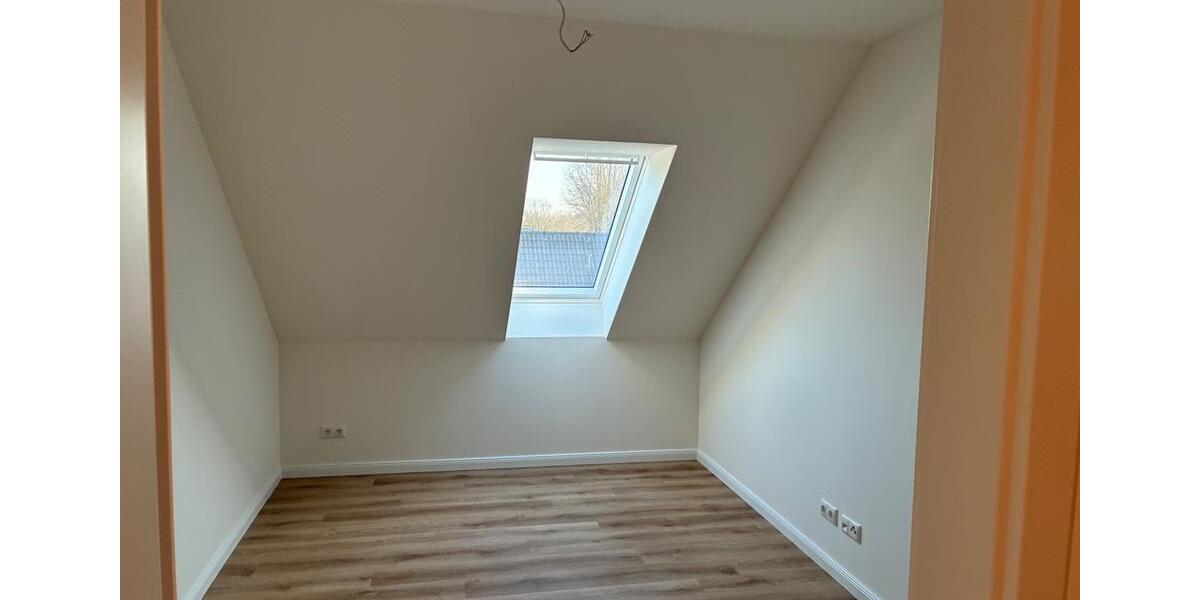 Dachgeschoßwohnung Heide - 3 Zimmer, 85 m&sup2;, 1.150&euro; | Angebot:26301899