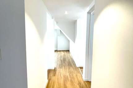 Wohnung Durmersheim - 4 Zimmer, 120 m&sup2;, 1.400&euro; | Angebot:26071210