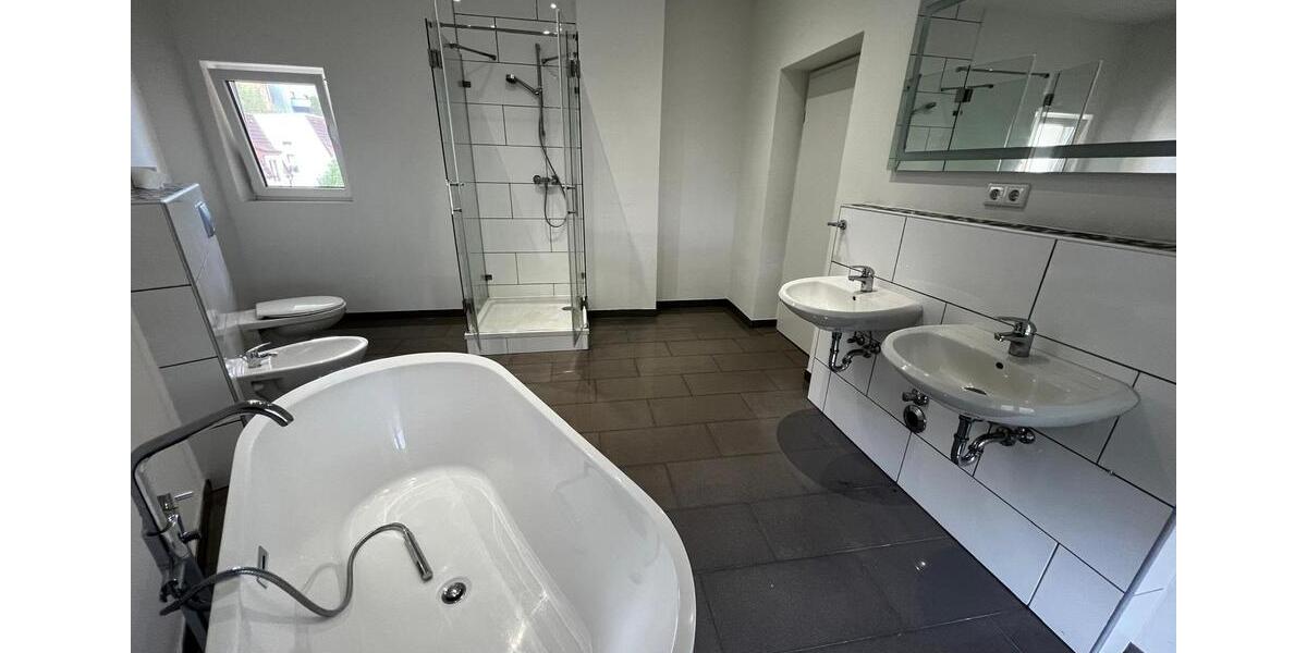 Dachgeschoßwohnung Ennepetal - 4 Zimmer, 900&euro; | Angebot:23531984