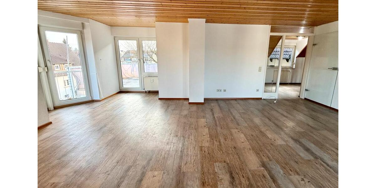 Dachgeschoßwohnung Kirchheim unter Teck - 3 Zimmer, 100 m&sup2;, 1.360&euro; | Angebot:24811598