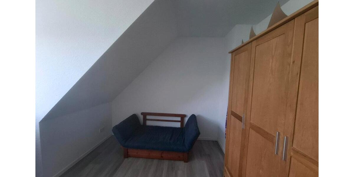 Zweier WG-Zimmer im Brühler Norden - Bitte komplett lesen! 1 zimmer