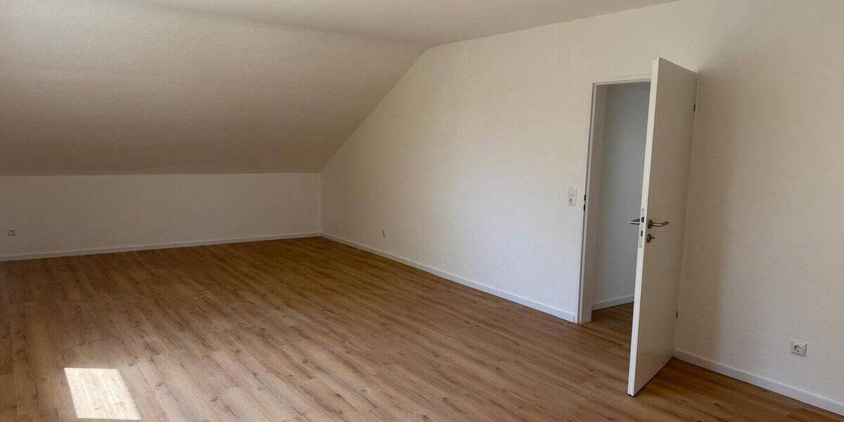 Etagenwohnung Maintal Bischofsheim - 3 Zimmer, 83 m&sup2;, 1.065&euro; | Angebot:26740642