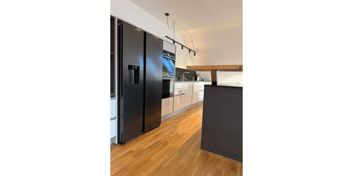 Dachgeschoßwohnung Straubing - 2 Zimmer, 92 m&sup2;, 1.100&euro; | Angebot:24748856