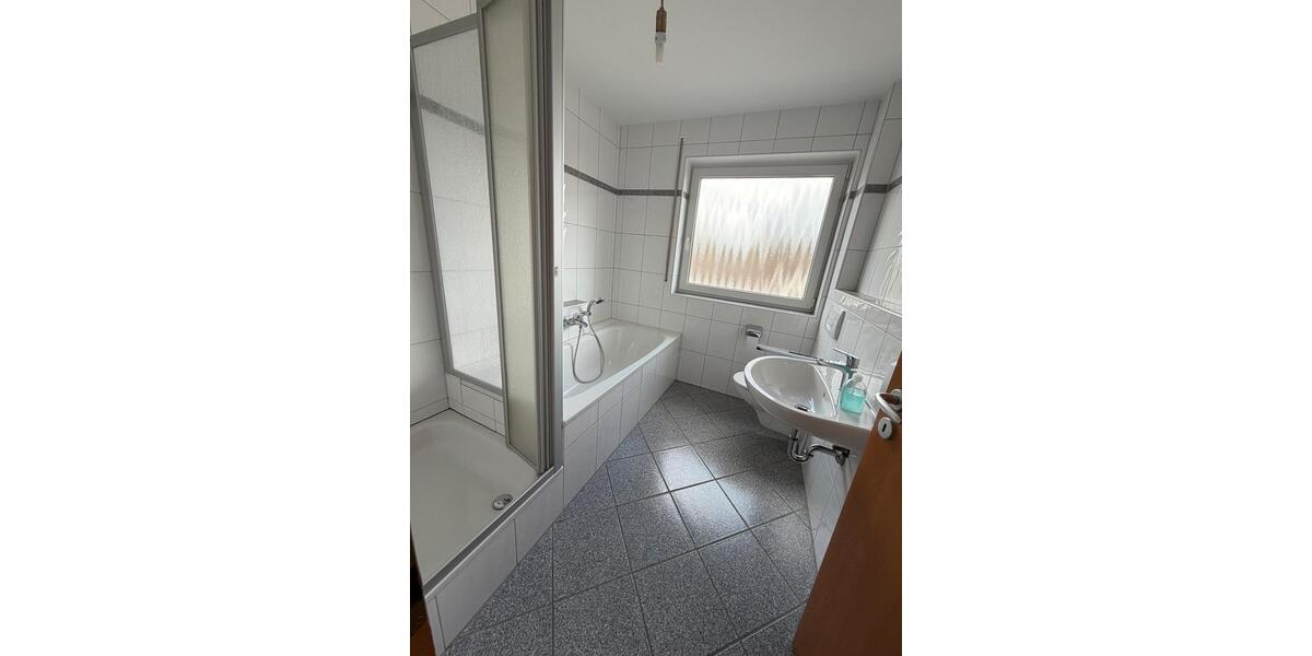 Dachgeschoßwohnung Lippstadt Bad Waldliesborn - 3 Zimmer, 85 m&sup2;, 800&euro; | Angebot:26604513