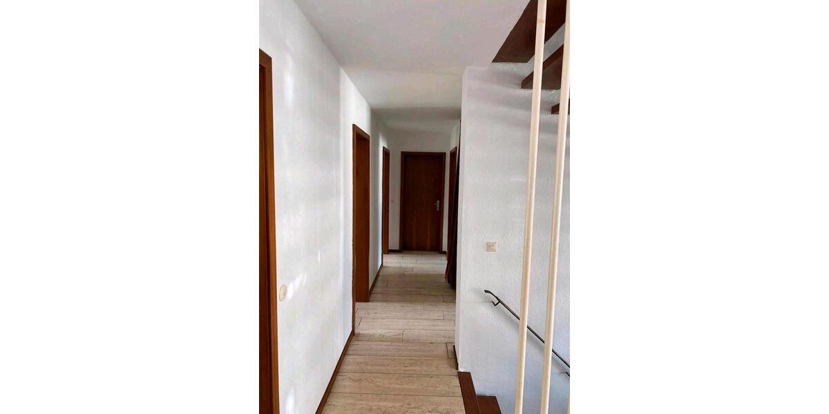 Einfamilienhaus Melle - 7 Zimmer, 190 m&sup2;, 1.500&euro; | Angebot:26582102