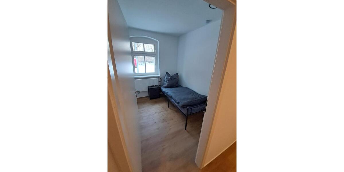 Ferienwohnung Monteurzimmer EG für 3 Personen in ruhige Lage in Massen 2 zimmer