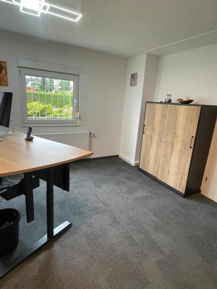 BüroHallenfläche zu Vermieten