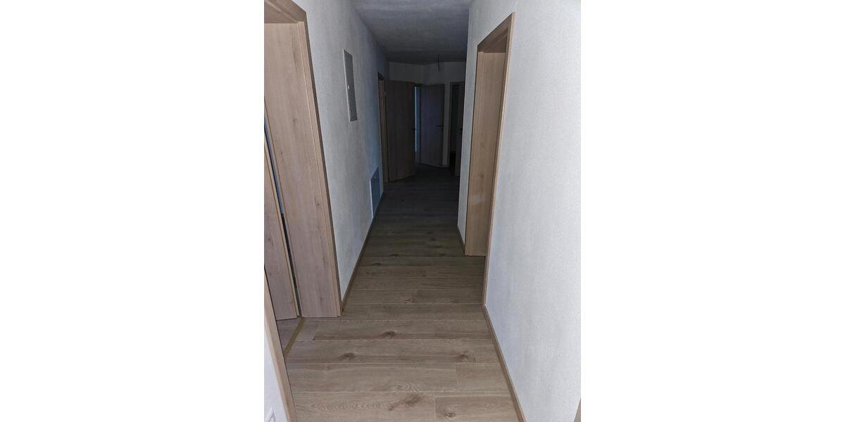 Erdgeschoßwohnung Wallerstein - 4.5 Zimmer, 120 m&sup2;, 1.450&euro; | Angebot:24818502