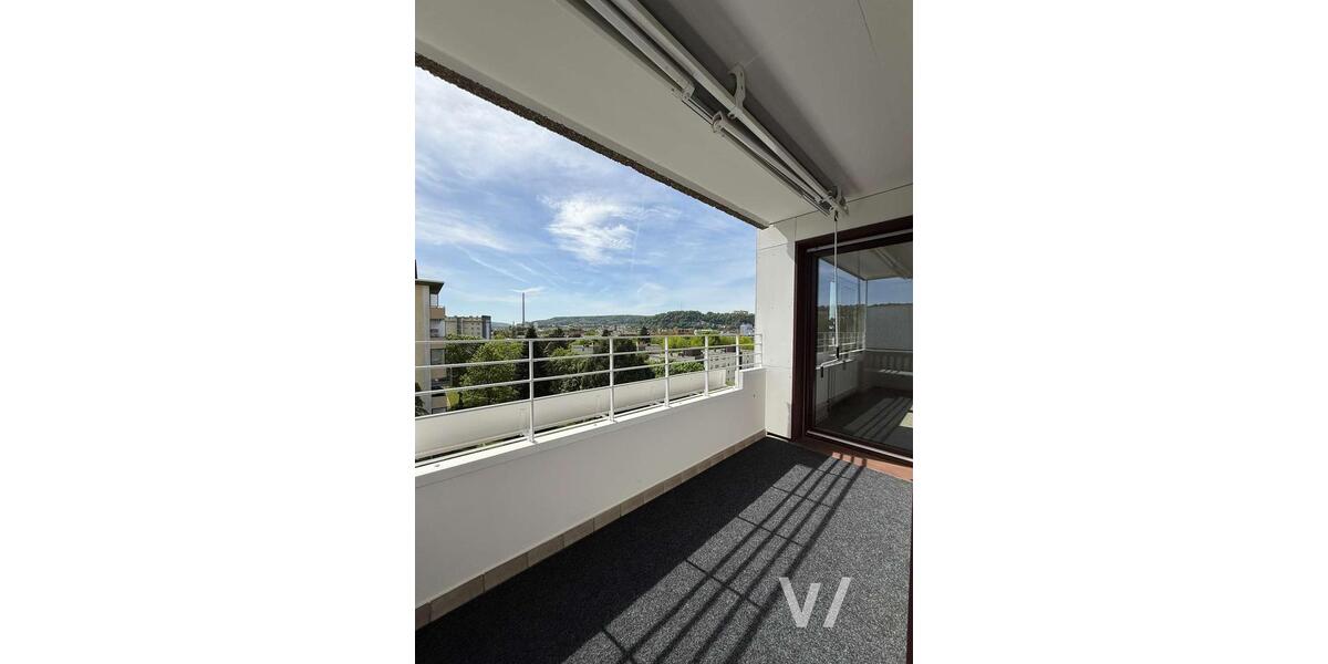 Etagenwohnung Saarbrücken - 3 Zimmer, 96 m&sup2;, 1.000&euro; | Angebot:26425775