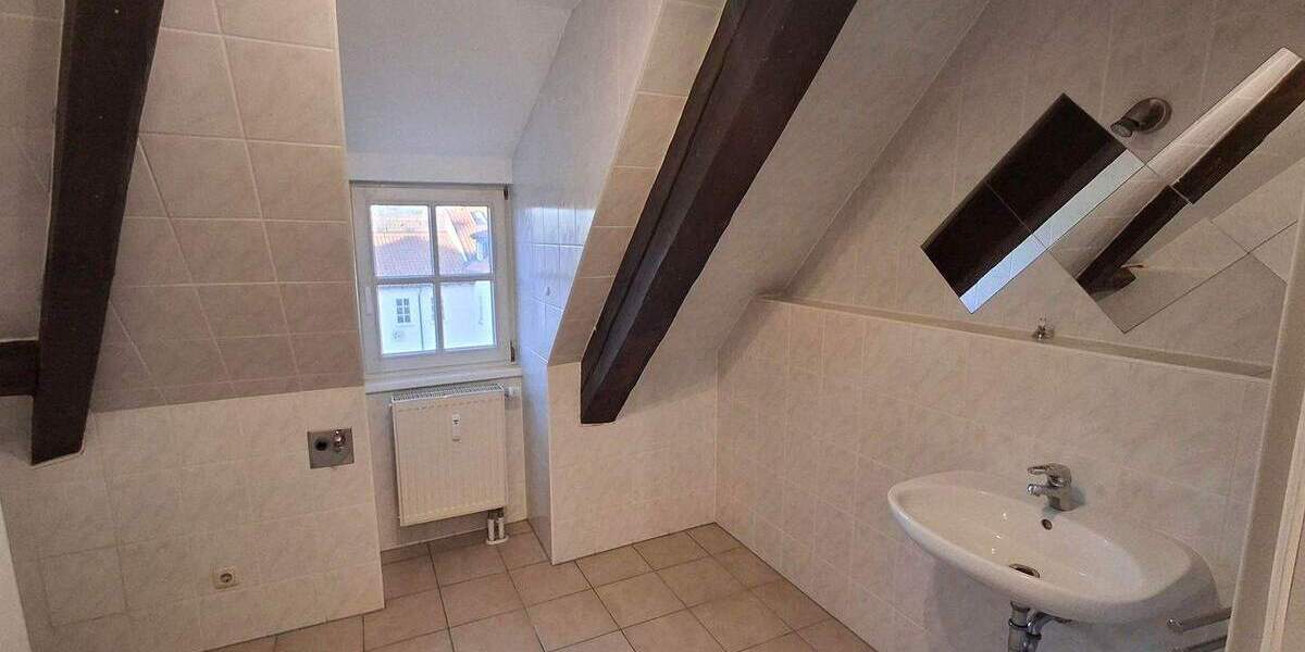 Etagenwohnung Hildburghausen Wallrabs - 2 Zimmer, 72 m&sup2;, 480&euro; | Angebot:25797422