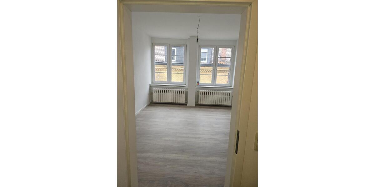 Etagenwohnung Apolda - 4 Zimmer, 135 m&sup2;, 1.350&euro; | Angebot:26581989
