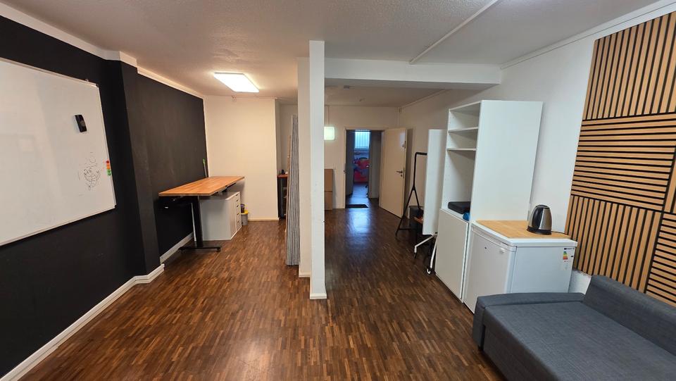 Bürozimmer mit separatem Zugang [32qm] zimmer