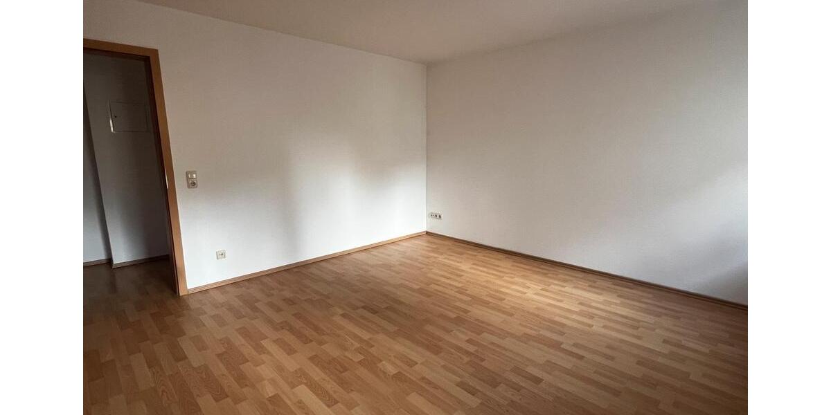 Hochparterre Döbeln - 1 Zimmer, 43 m&sup2;, 280&euro; | Angebot:25988079
