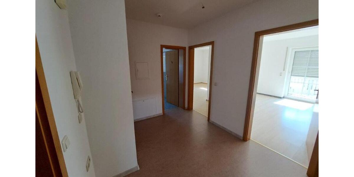 Erdgeschoßwohnung Deggendorf - 3 Zimmer, 84 m&sup2;, 830&euro; | Angebot:25868399