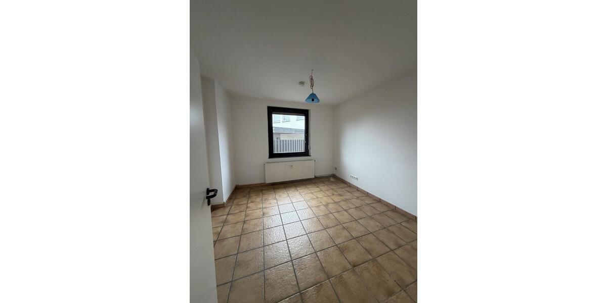 Etagenwohnung Versmold - 5 Zimmer, 140 m&sup2;, 1.600&euro; | Angebot:25944901