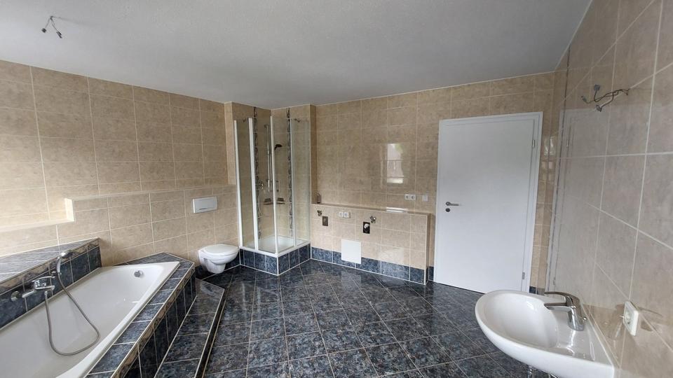 Etagenwohnung Lugau/Erzgebirge Erzgebirge - 4 Zimmer, 125 m&sup2;, 875&euro; | Angebot:26634264