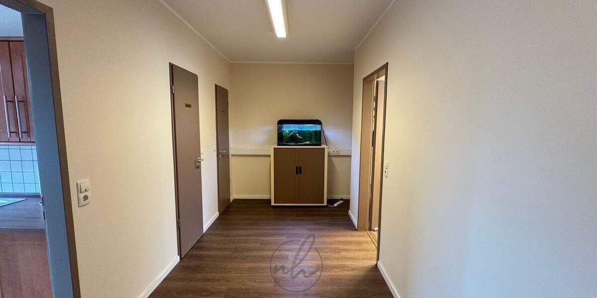 Gewerbeobjekt Barsbüttel - 3 Zimmer, 130 m&sup2;, 1.250&euro; | Angebot:26685251