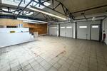 Zentrale Gewerbeeinheit mit hoher Halle, Werkstatt & Büro – in de zimmer