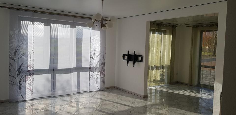 Erdgeschoßwohnung Rentweinsdorf - 2 Zimmer, 89 m&sup2;, 650&euro; | Angebot:25207686