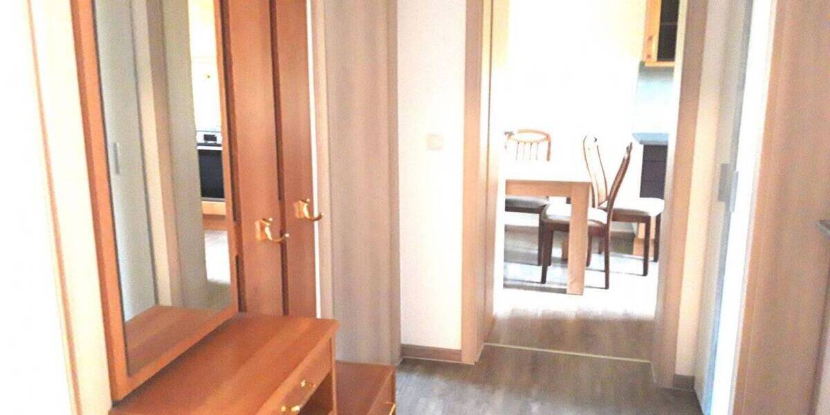 Etagenwohnung Amberg Schäflohe - 4 Zimmer, 120 m&sup2;, 1.075&euro; | Angebot:26064397
