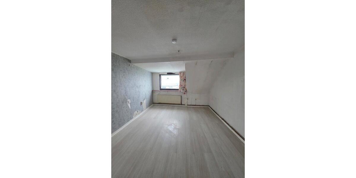 Dachgeschoßwohnung Neunkirchen - 4 Zimmer, 95 m&sup2;, 550&euro; | Angebot:24796284