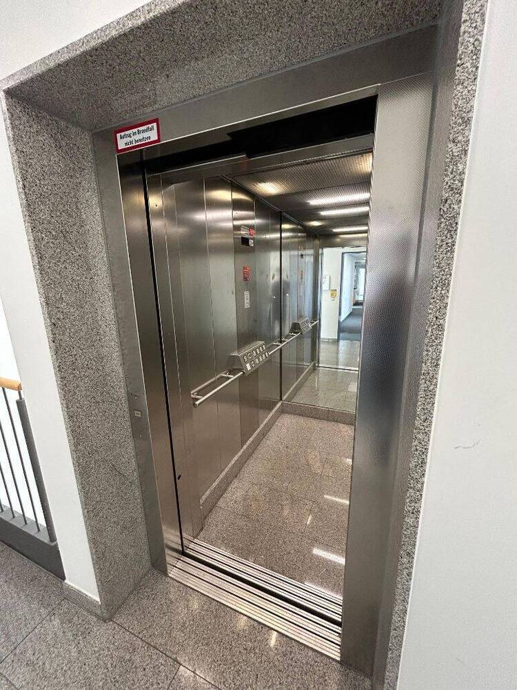 Büroraum mit Balkon in München Top Lage - All-in-Miete