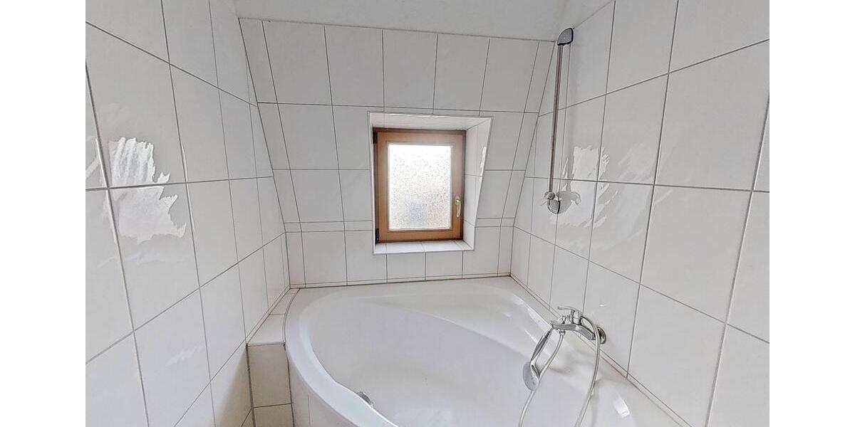 Etagenwohnung Freital - 4 Zimmer, 84 m&sup2;, 619&euro; | Angebot:26587849