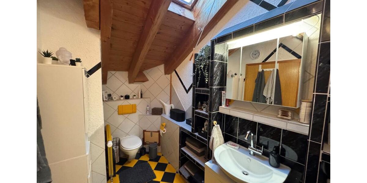 Dachgeschoßwohnung Lörrach - 2 Zimmer, 70 m&sup2;, 970&euro; | Angebot:26030741