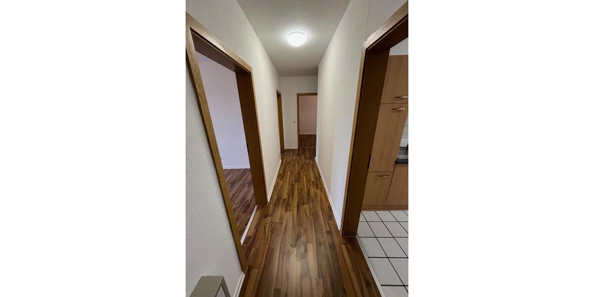 Etagenwohnung Güsten - 3 Zimmer, 65 m&sup2;, 400&euro; | Angebot:25451802